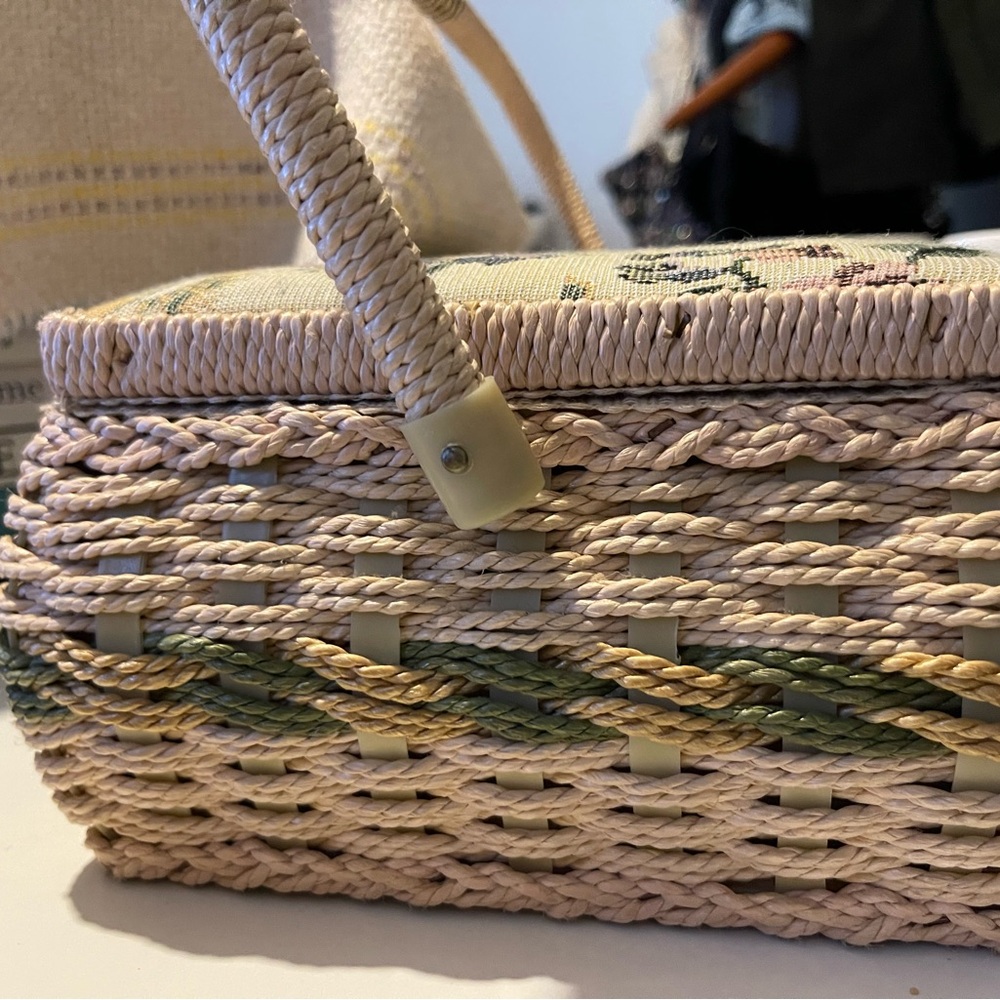 Azar Quilted Cushion Sewing Basket - Picture 8 of 16